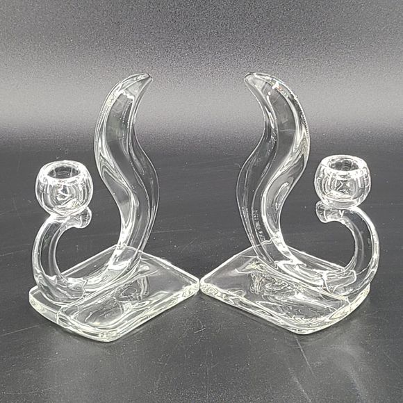 Vintage New Martinsville Viking Glass Flame Candlestick Set - Picture 2 of 5